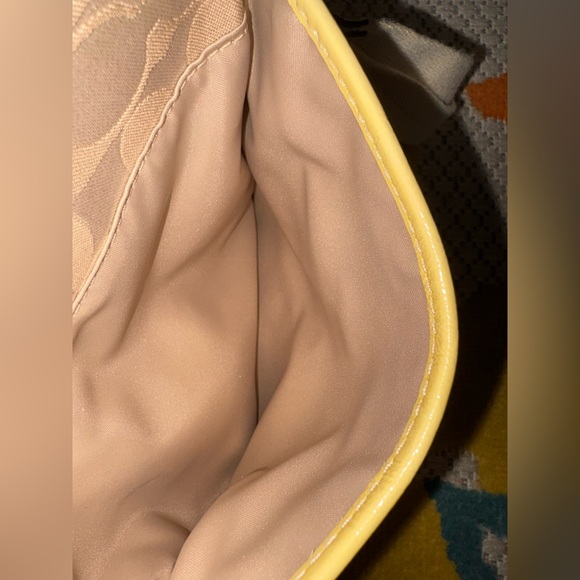 Coach Signature Crossbody Bag with Floral Appliqué - Picture 8 of 15